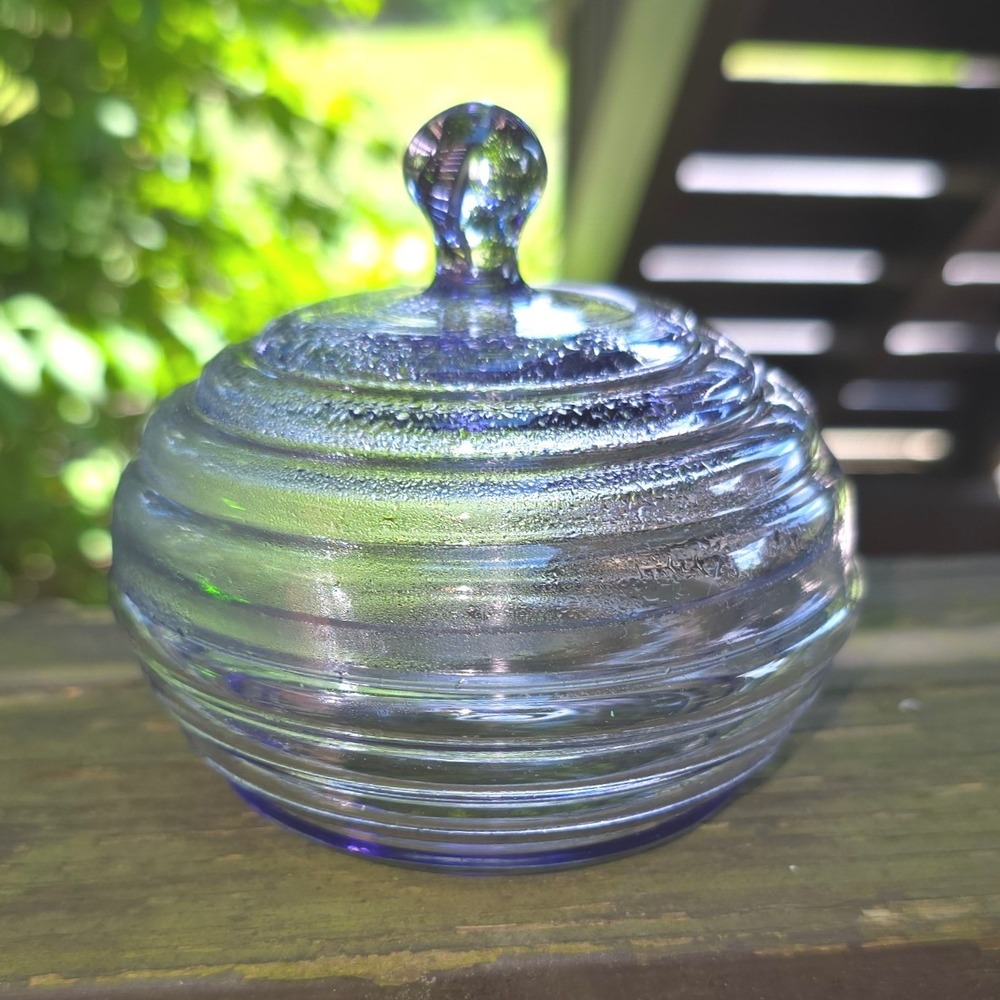 Vintage Lavender Purple Ribbed Glass Beehive Lidded Trinket Dish Powder Jar
